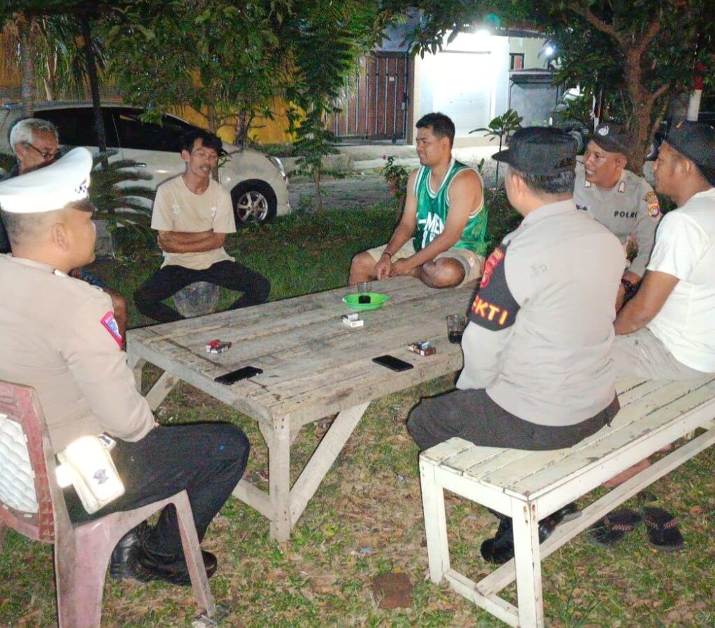 Patroli Rutin Polsek Kediri Ciptakan Keamanan di Desa Rumak, Lombok Barat