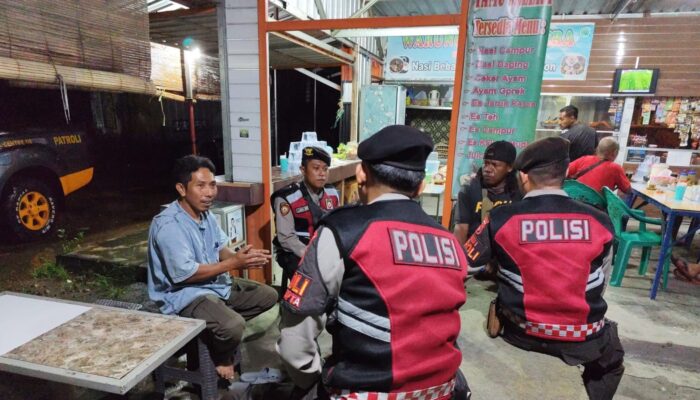 Dini Hari di Gerung: Patroli Dialogis Polres Lombok Barat Ciptakan Rasa Aman