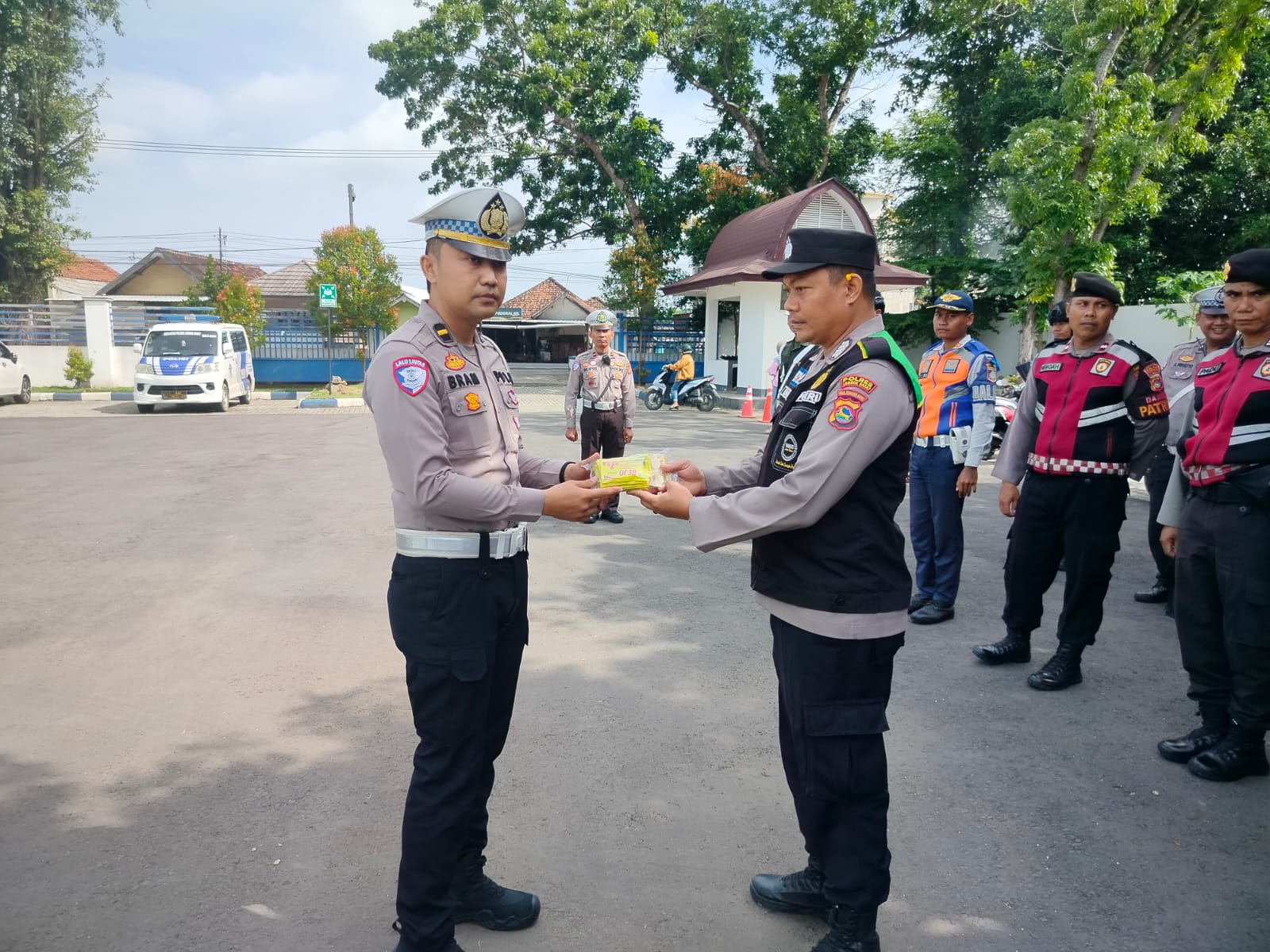 Operasi Keselamatan Rinjani 2025, Polres Lobar Tingkatkan Kesehatan Personel dengan Pembekalan Medis