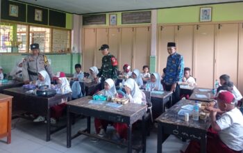 Sinergi Polisi, TNI, dan SPPG Sukseskan Program Makan Bergizi di Lombok Barat