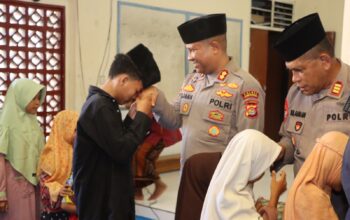 Kapolres Lobar Berbagi Kasih, Anak Yatim Panti Asuhan Terharu