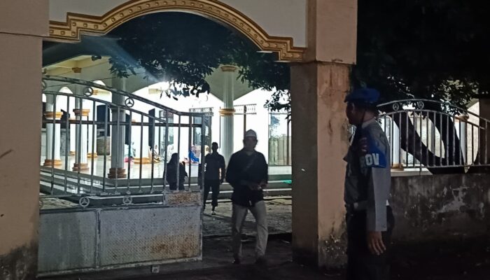 Shalat Tarawih di Kuripan Berlangsung Kondusif, Polsek Kuripan Turun Tangan