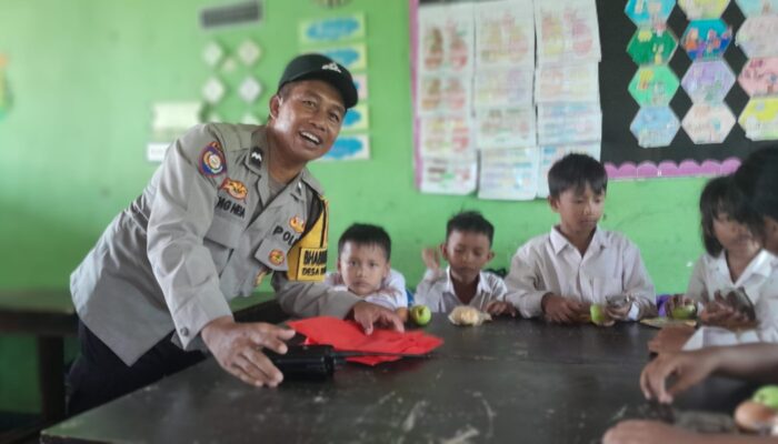 Polsek Gerung Kawal Program Makan Bergizi, Anak SDN 2 Dasan Tapen Antusias!