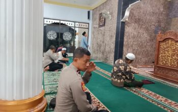 Polsek Kuripan Amankan dan Atur Lalu Lintas Shalat Subuh Berjamaah di Masjid AT-TAQWA