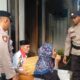 Semangat Hari Bhayangkara ke-79, Polsek Kediri Salurkan Bantuan untuk Lansia di Bangket Dalem