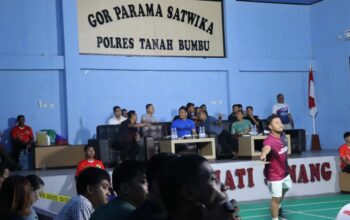 Kapolres Tanah Bumbu Buka Kejuaraan Bulu Tangkis “Kapolres Tanah Bumbu Cup 2025” di GOR Parama Satwika