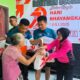 Lewat Baksos dan Bansos Ketua Cabang Bhayangkari Lombok Utara Sapa Warga Desa Anyar