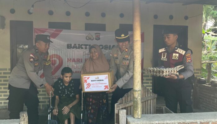 Polsek Sekotong Bantu Warga Disabilitas di Dusun Bertong