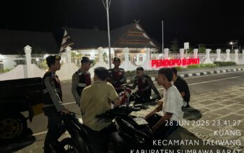 Ciptakan Rasa Aman, Sat Samapta Polres Sumbawa Barat Gelar Patroli Dialogis di Wilayah Kota Taliwang