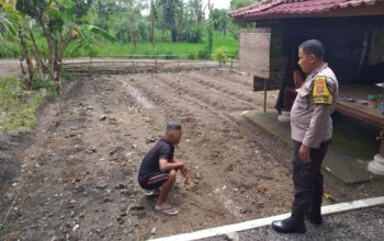 Sinergi Polri dan Warga Desa Kuripan Timur Perkuat Program Ketahanan Pangan