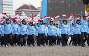 Bukti Polri Dekat Dengan Masyarakat, Berbagai Komunitas Ikut Dalam Defile HUT Bhayangkara ke-79