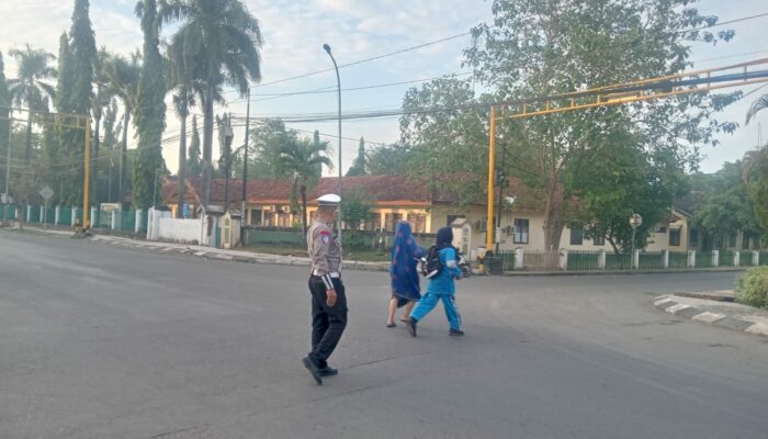 Sat Lantas Polres Bima Kota Laksanakan Rawan Pagi, Wujudkan Rasa Aman Bagi Pengguna Jalan