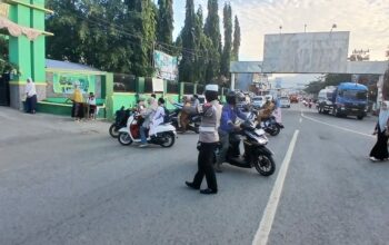 Polsek Rasanae Barat Laksanakan Rawan Pagi, Himbau Pengguna Jalan Tertib Berlalu Lintas