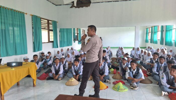Polsek Langgudu Polres Bima Kota Gelar Penyuluhan Bahaya Narkoba dan Judi Online di SMAN 1 Langgudu