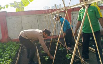 Polsek Kuripan Dorong Kemandirian Pangan Warga Desa Kuripan Utara