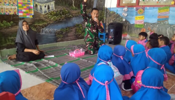 Babinsa Desa Langko Perkuat Karakter Kebangsaan dan Keamanan di PAUD Nurul Hikmah