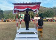 Upacara Penurunan Bendera Merah Putih Tingkat Kecamatan Hu’u Berlangsung Khidmat
