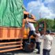 Polsek Lembar Perketat Pengamanan Bongkaran KM DLN Batulayar di Pelabuhan Nusantara Satu