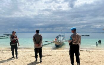 Polsek Sekotong Tingkatkan Patroli Wisata di Pantai Elak-Elak Lombok Barat