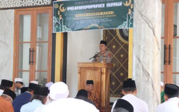 Polres Lombok Barat dan Warga Jembatan Kembar Gelar Maulid Nabi Penuh Kebersamaan