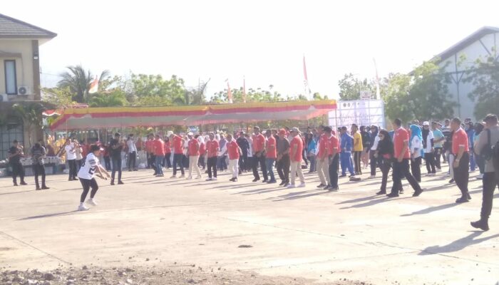 Kapolres Bima Kota Hadiri Senam Sehat Bersama Peringatan HARHUBNAS ke-55 di Pelabuhan Bima