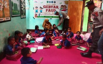 Pendistribusian MBG Bagi 6.444 Pelajar dan Ratusan Kelompok B3 di Kawal Ketat Oleh Polsek Madapangga
