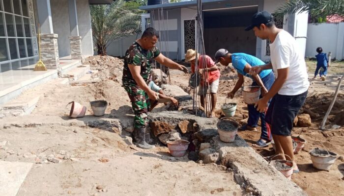 Gotong Royong Babinsa Tanjung, Warga Karang Langu Bangun Masjid