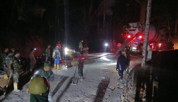 Pembangunan Jalan TMMD 1606 Mataram Dikebut Meski Diguyur Hujan
