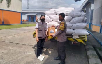 Polsek Gerung Kawal Ketat 6 Ton Jagung Petani Lobar ke BULOG NTB
