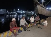 Polsek Kawasan Pelabuhan Laut Bima Gelar Patroli Rutin, Himbau Buruh dan ABK Jaga Kamtibmas