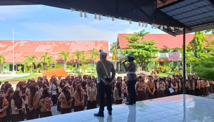 Satlantas Polres Bima Kota Laksanakan Sosialisasi Operasi Zebra Rinjani 2025 kepada Pelajar SMKN 1 Kota Bima
