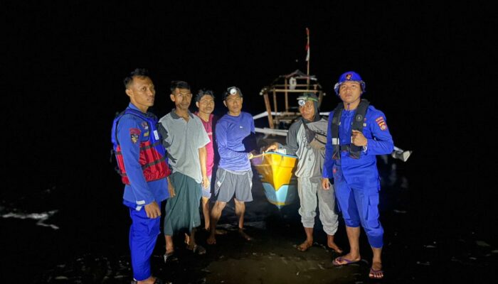 Gerak Cepat! KP XXI-2012 Polairud Polda NTB Selamatkan Tiga Nelayan yang Hanyut di Perairan Gili Sulat