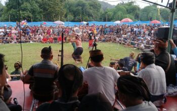 Pelestarian Budaya Sasak: Final Peresean Tarung Pepadu Lombok Berlangsung Aman