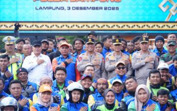 Polri Perkuat Kemitraan dengan Ojek Online: Polda Lampung Gelar Bakti Sosial dan kesehatan pada Apel Ojol Kamtibmas Nasional 2025