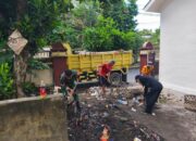 Selamatkan Lingkungan, Babinsa Pimpin Aksi Bersih Saluran Irigasi