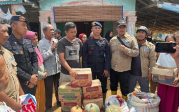 Brimob Polda Sumut Bersama Relawan Mapel Indonesia Salurkan Bantuan Sembako untuk Warga Terdampak Bencana di Sibolga–Tapteng