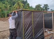 Brimob Polda Sumut Bangun MCK dan Tandon Air Bersih untuk Korban Banjir Bandang di Batang Toru