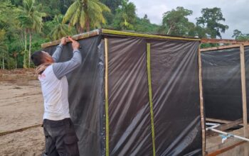 Brimob Polda Sumut Bangun MCK dan Tandon Air Bersih untuk Korban Banjir Bandang di Batang Toru