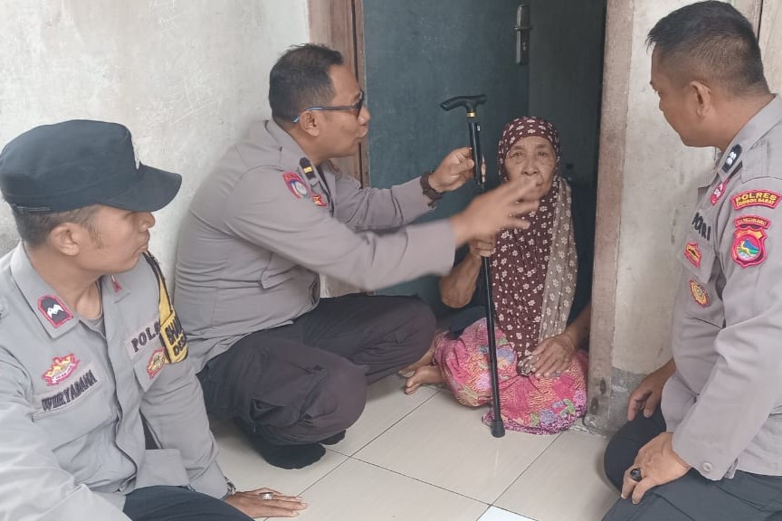 Program Peduli Mantap: Wujud Nyata Kepedulian Polres Lombok Barat untuk Lansia