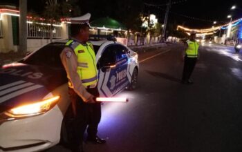 Blue Light Patrol Sat Lantas Polres Bima Kota Sampaikan Imbauan Keselamatan Dan Tertib Berlalu Lintas