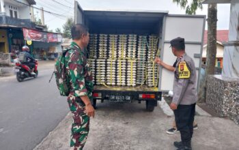 Bhabinkamtibmas Polsek Batukliang Utara Dampingi Pendistribusian Makan Bergizi Gratis di Desa Aik Bukaq