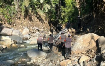 Tim SAR Resimen II Pas Pelopor Normalisasi Sungai dan Dukung Pembangunan Huntara di Agam