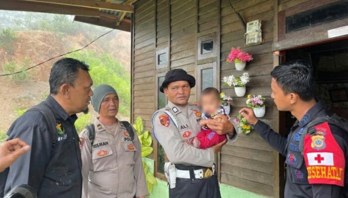 Respon Cepat Polres Aceh Tengah Tembus Wilayah Terisolir, Pastikan Kondisi Bayi Sehat dan Layani Kesehatan Warga
