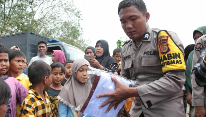 Bhakti Pendidikan Polri, Kapolda Aceh Kirim Bantuan Perlengkapan Sekolah untuk Anak-anak Desa Seumadam