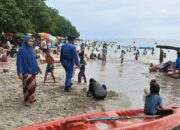 Pengamanan Ketat Pantai Batu Layar Pasca Tahun Baru