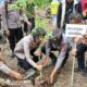 “Hijau Desaku, Lestari Hutanku”: Bupati dan Kapolres Sumbawa Hijaukan Hutan Lindung di Orong Telu