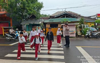 Polsek Rasanae Timur Laksanakan Rawan Pagi di Sejumlah Titik Rawan Kemacetan