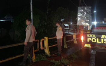 Melalui Patroli KRYD, Polsek Woha Pantau Aktivitas Masyarakat dan Cegah Potensi Guankamtibmas di Malam Hari