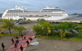 Awal Tahun 2026, Kapal Pesiar MS Regatta Bawa 620 Wisman ke Lombok