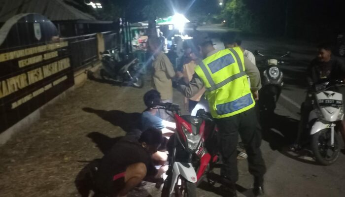 Patroli Dialogis Polsek Jereweh Imbau Warga Jaga Kondusifitas dan Waspadai Cuaca Ekstrem